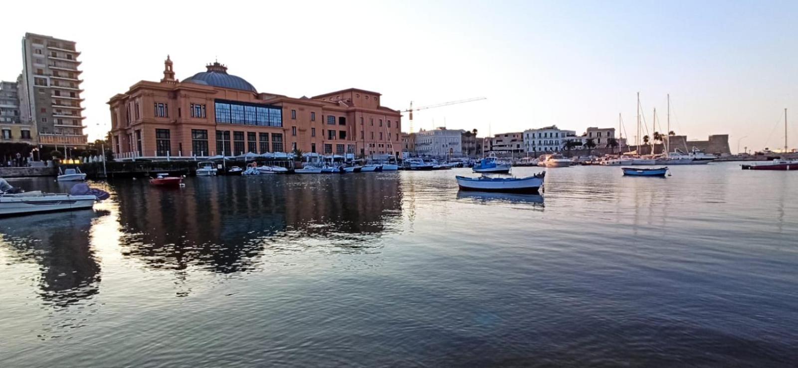 Dimora Falcone Bari Exteriör bild